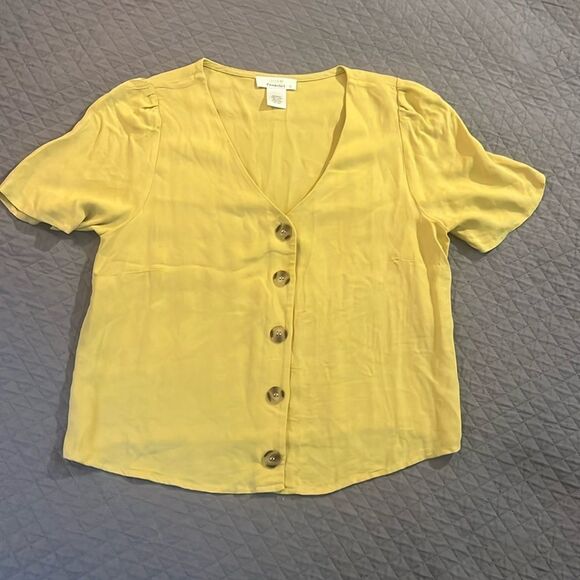 Urban Romantics Mustard Yellow Blouse Sweater Buttonup - Picture 1 of 9